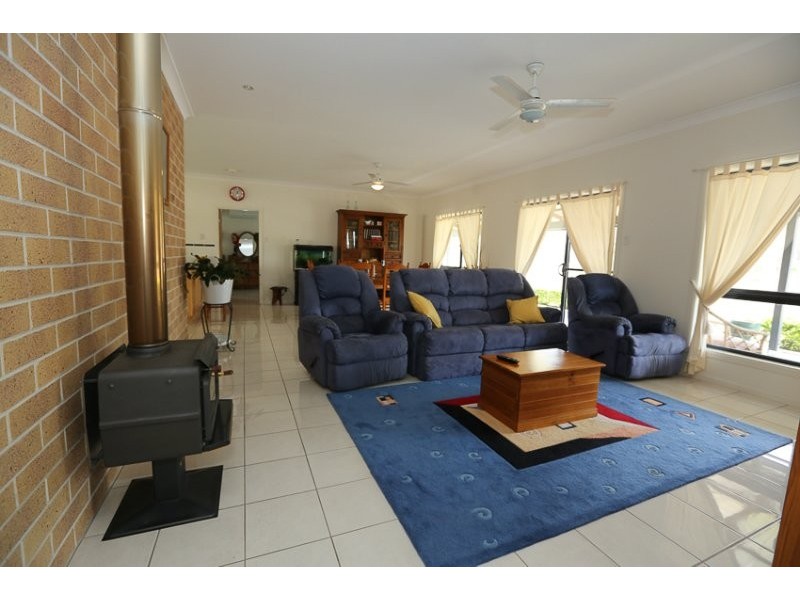 37 Mount Larcom Bracewell Road, Mount Larcom QLD 4695