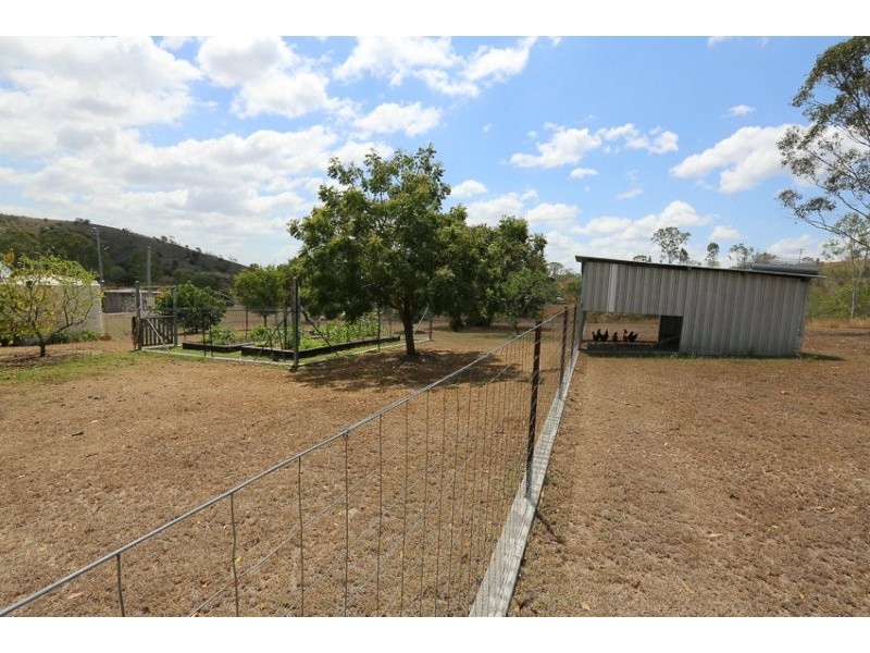 37 Mount Larcom Bracewell Road, Mount Larcom QLD 4695