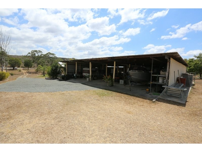 37 Mount Larcom Bracewell Road, Mount Larcom QLD 4695