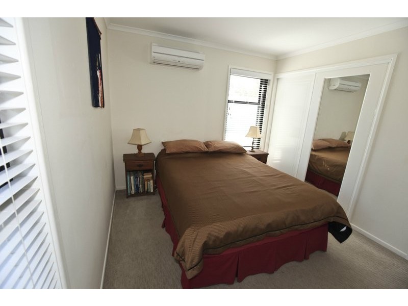 6 Sunrise Place, New Auckland QLD 4680