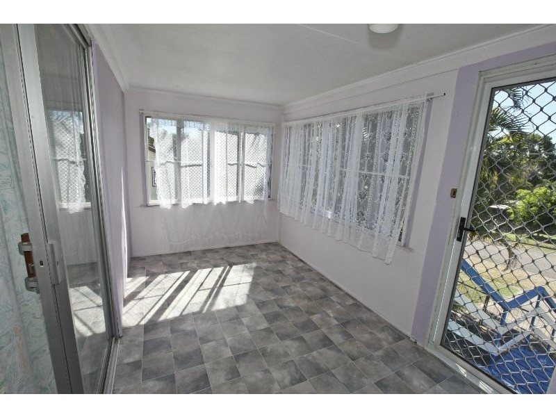 23 Gladstone Street, Mount Larcom QLD 4695