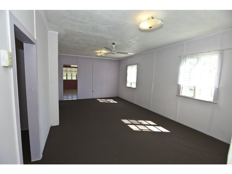 23 Gladstone Street, Mount Larcom QLD 4695