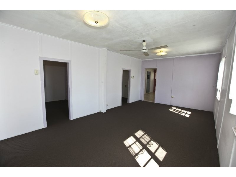 23 Gladstone Street, Mount Larcom QLD 4695