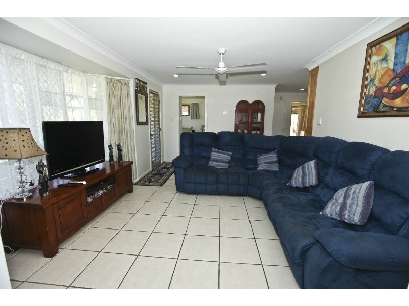 12 Rosslyn Close, Clinton QLD 4680