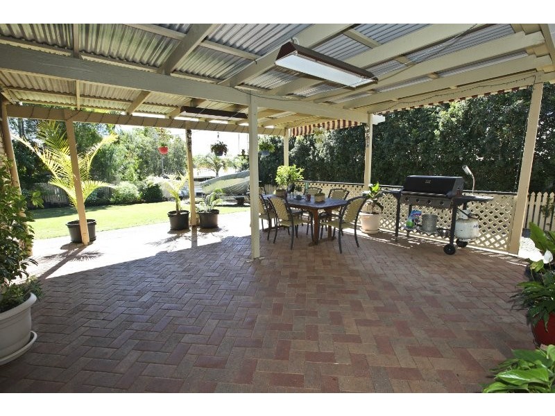 12 Rosslyn Close, Clinton QLD 4680