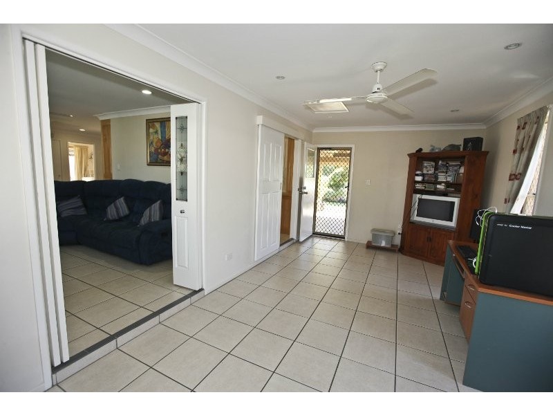 12 Rosslyn Close, Clinton QLD 4680