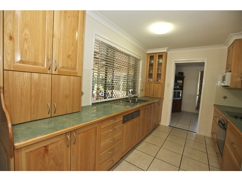 12 Rosslyn Close, Clinton QLD 4680
