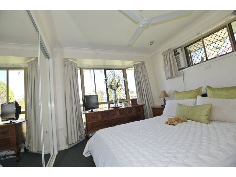 12 Rosslyn Close, Clinton QLD 4680