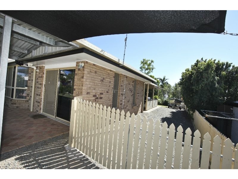 12 Rosslyn Close, Clinton QLD 4680