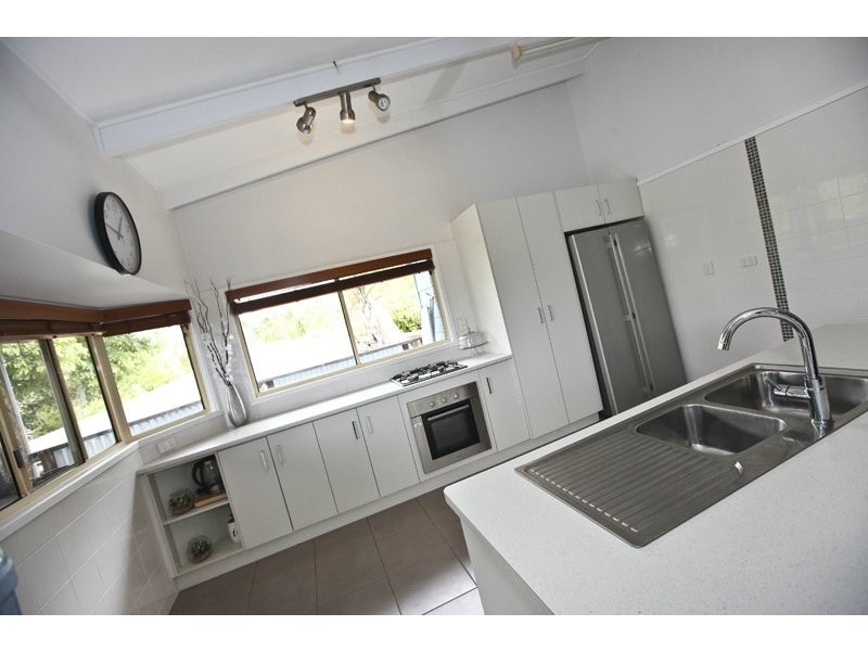 24 Harvey Road, Clinton QLD 4680