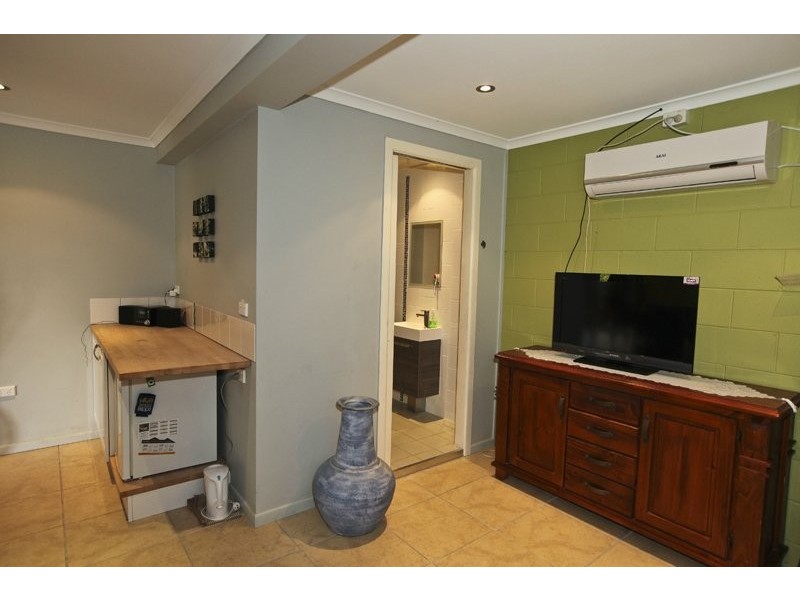 24 Harvey Road, Clinton QLD 4680