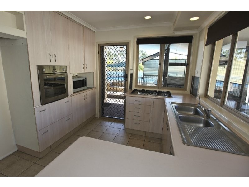 2 Wilson Street, New Auckland QLD 4680