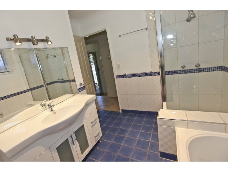 2 Wilson Street, New Auckland QLD 4680