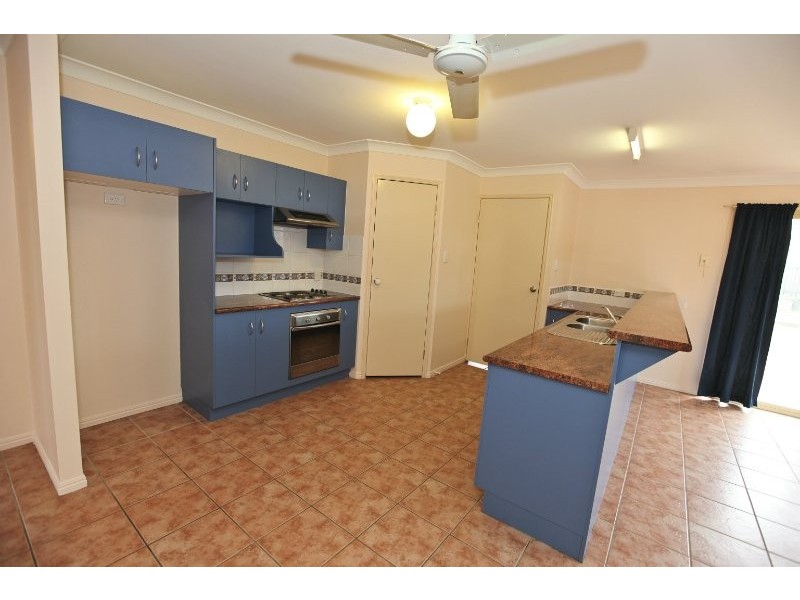 2 Craigmoor Court, New Auckland QLD 4680