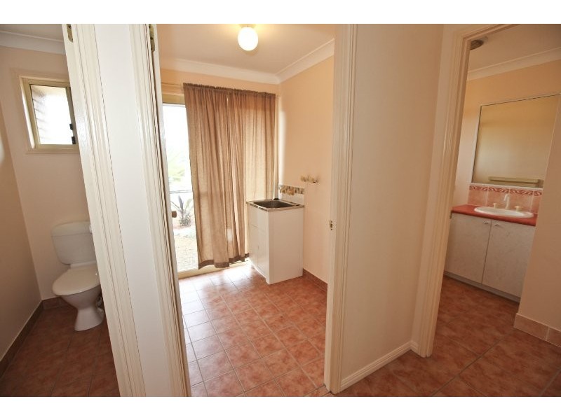2 Craigmoor Court, New Auckland QLD 4680