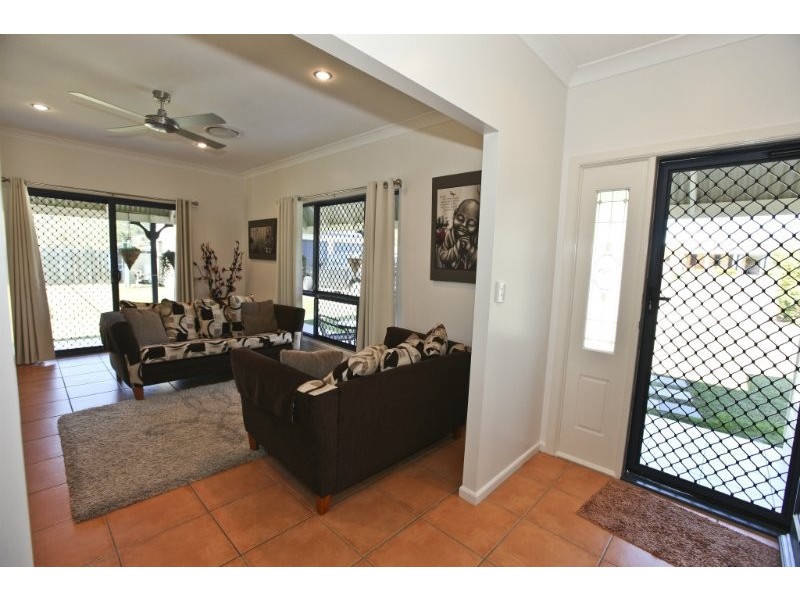 13 Parksville Drive, New Auckland QLD 4680