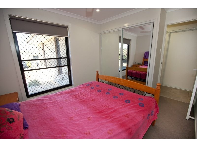 6 Spence Court, Kirkwood QLD 4680