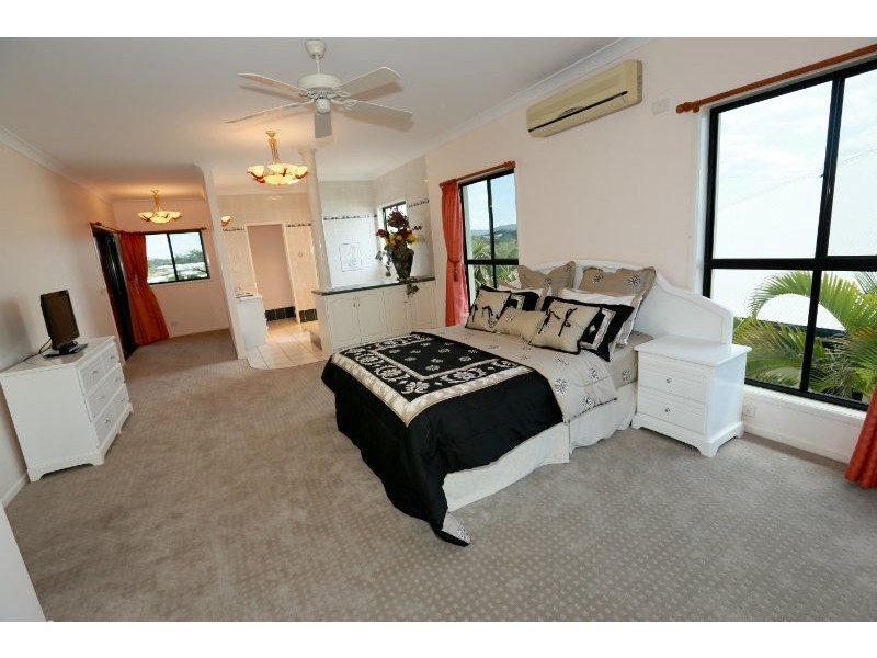 60 Katrina Boulevard, New Auckland QLD 4680