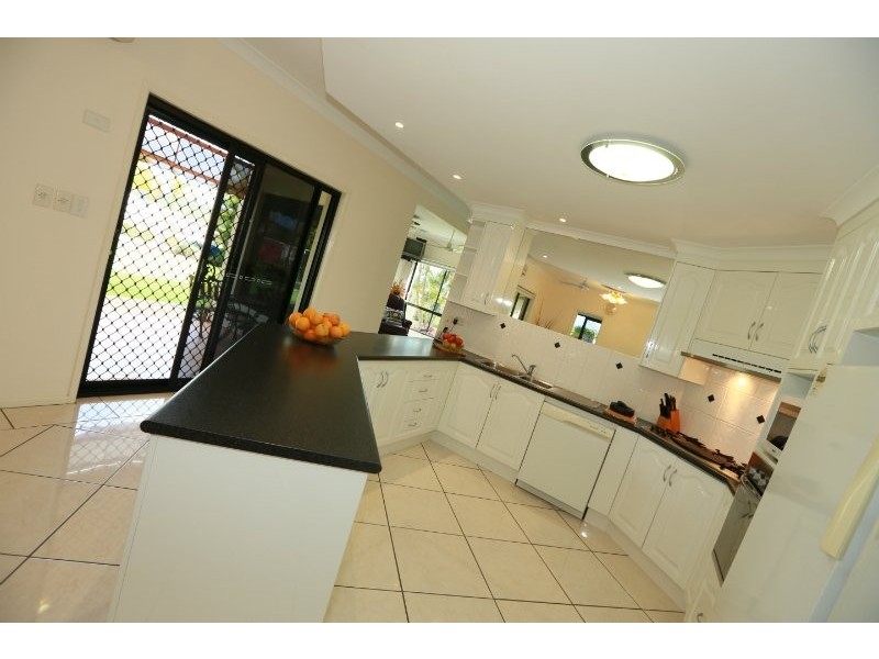 60 Katrina Boulevard, New Auckland QLD 4680