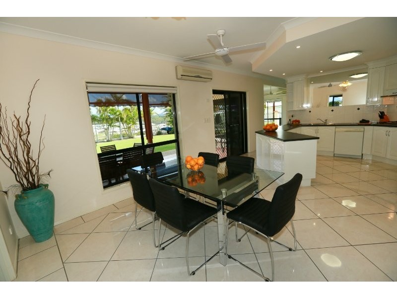 60 Katrina Boulevard, New Auckland QLD 4680