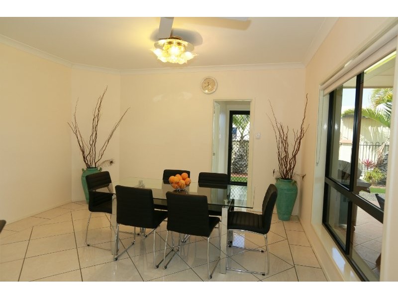 60 Katrina Boulevard, New Auckland QLD 4680