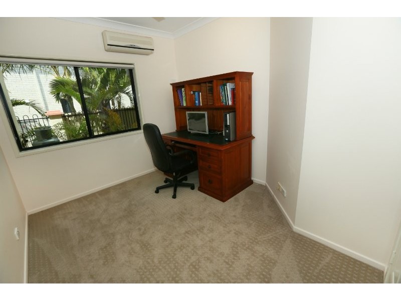 60 Katrina Boulevard, New Auckland QLD 4680