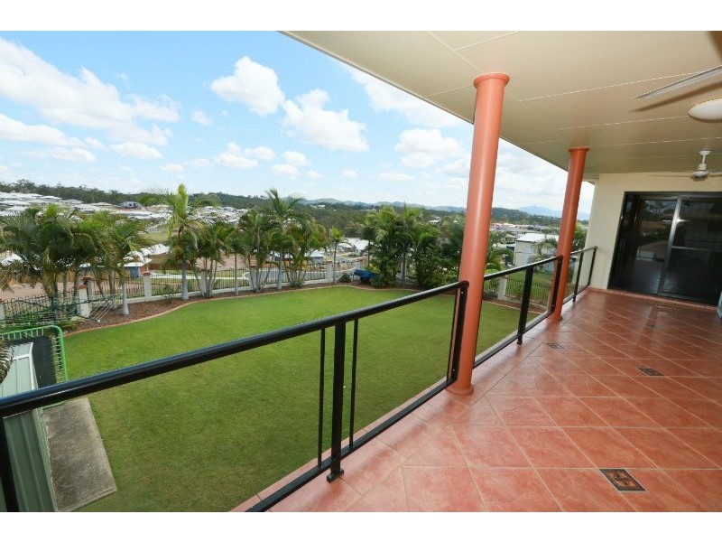 60 Katrina Boulevard, New Auckland QLD 4680