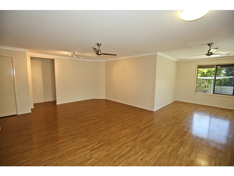 12 Deborah Street, Glen Eden QLD 4680