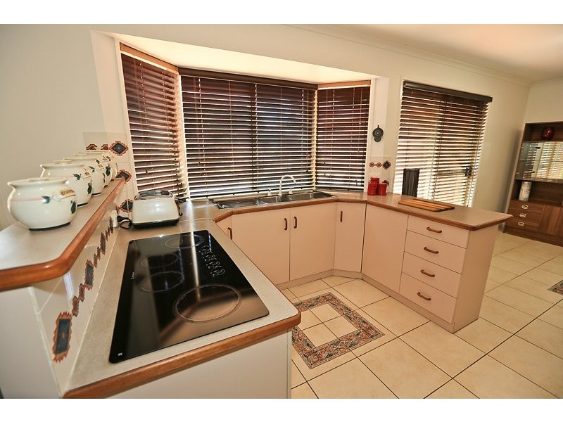 4 Ben Lexcen Court, Clinton QLD 4680