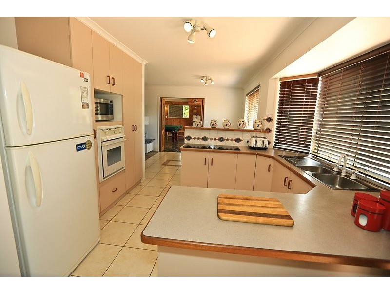 4 Ben Lexcen Court, Clinton QLD 4680