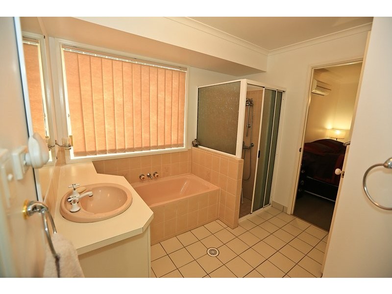 4 Ben Lexcen Court, Clinton QLD 4680