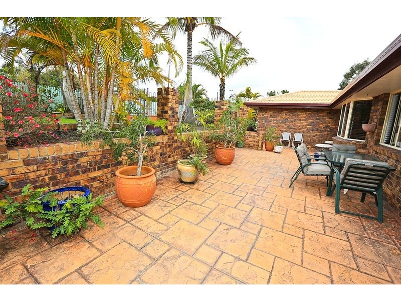 4 Ben Lexcen Court, Clinton QLD 4680