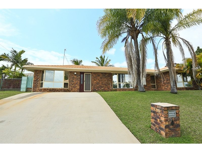 4 Ben Lexcen Court, Clinton QLD 4680