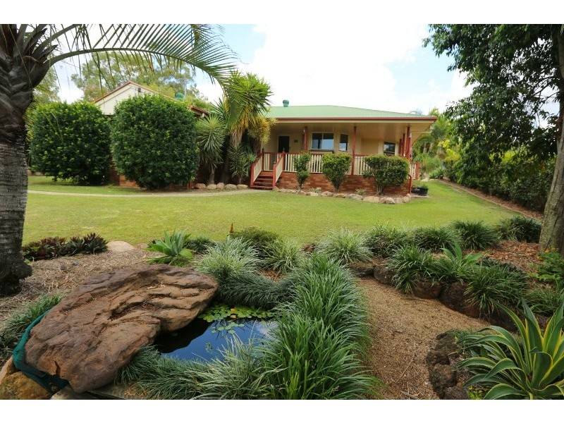 8 Kenneth Court, New Auckland QLD 4680