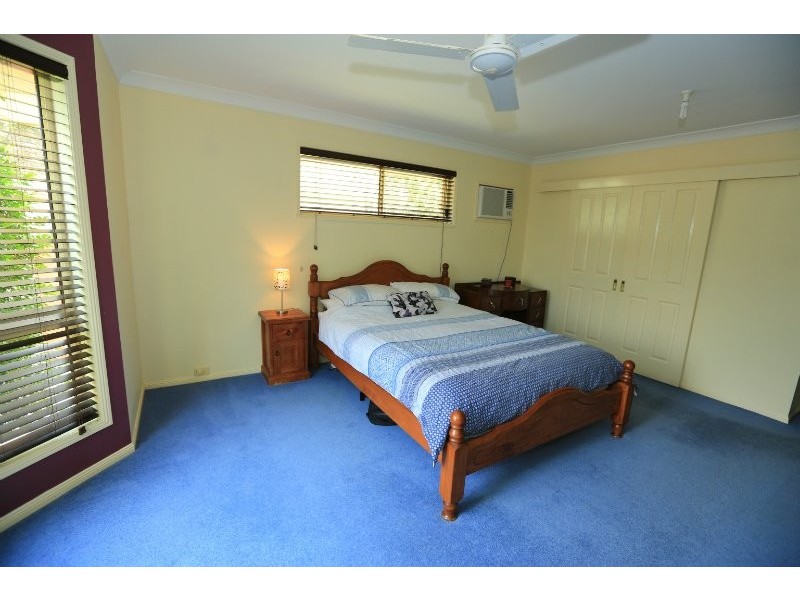 8 Kenneth Court, New Auckland QLD 4680