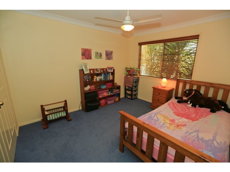 8 Kenneth Court, New Auckland QLD 4680