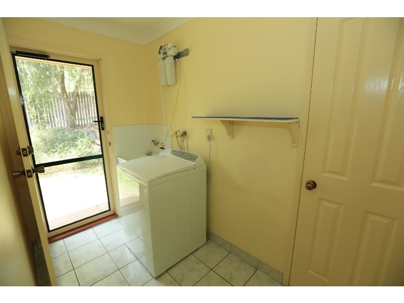 8 Kenneth Court, New Auckland QLD 4680