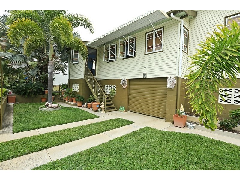 25 Gladstone Street, Mount Larcom QLD 4695
