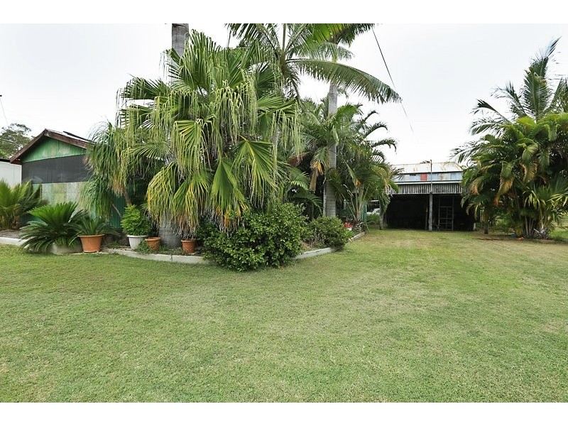 25 Gladstone Street, Mount Larcom QLD 4695
