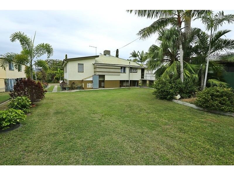 25 Gladstone Street, Mount Larcom QLD 4695