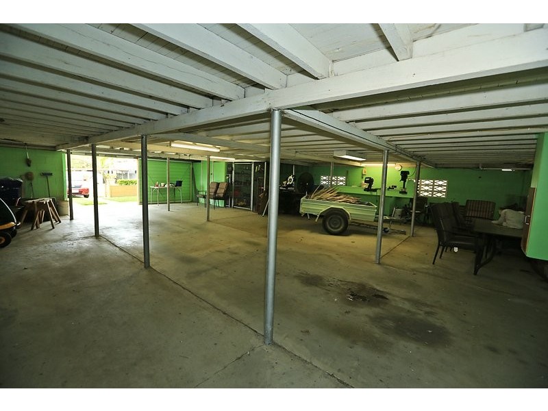 25 Gladstone Street, Mount Larcom QLD 4695