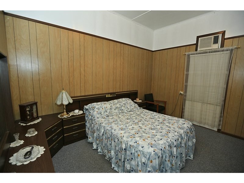25 Gladstone Street, Mount Larcom QLD 4695