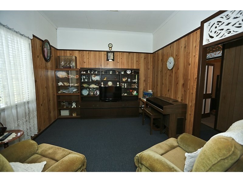 25 Gladstone Street, Mount Larcom QLD 4695