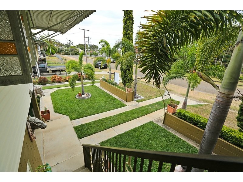 25 Gladstone Street, Mount Larcom QLD 4695
