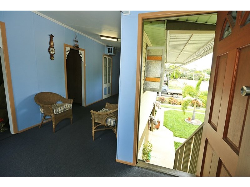 25 Gladstone Street, Mount Larcom QLD 4695