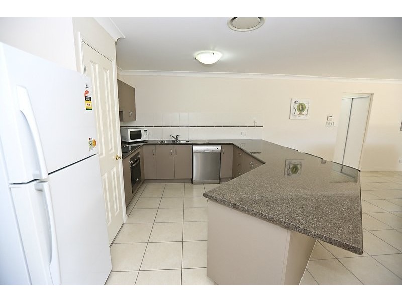 4 Christian Court, Glen Eden QLD 4680