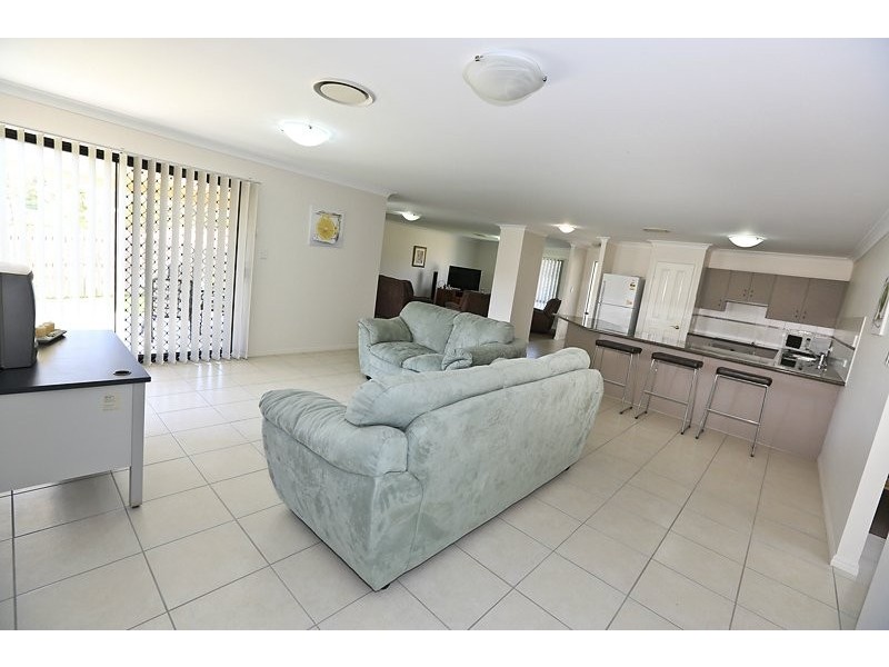 4 Christian Court, Glen Eden QLD 4680