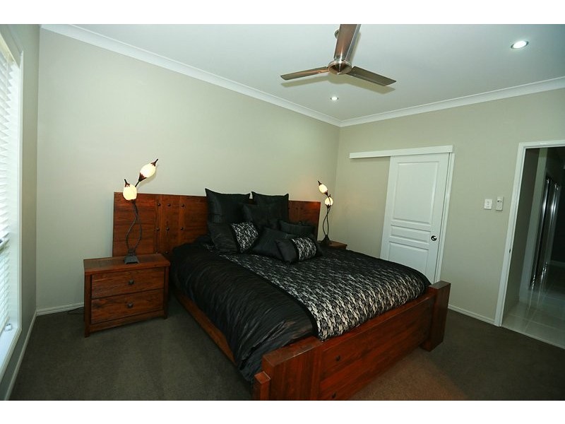 6 Markowitz Place, Kirkwood QLD 4680