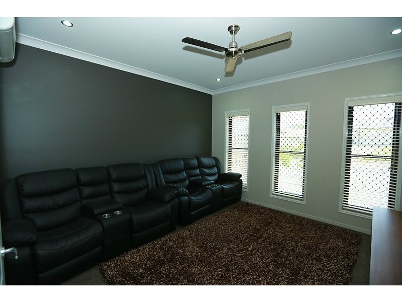 6 Markowitz Place, Kirkwood QLD 4680