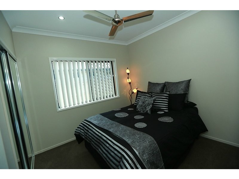 6 Markowitz Place, Kirkwood QLD 4680